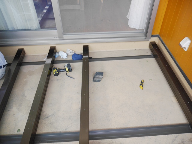 ベランダへの床板施工　ＬＩＸＩＬ　レストステージ　施工事例　大府市